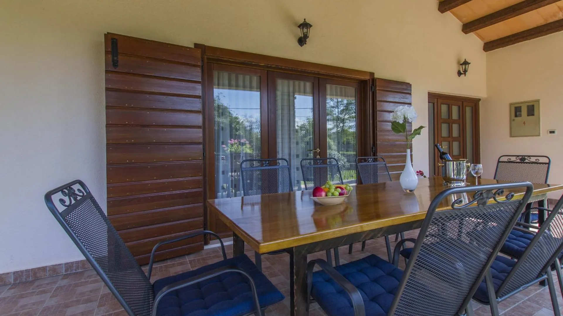 Holiday home Villa Gloria, A Beautifully And Modernly Furnished Villa Nedescina