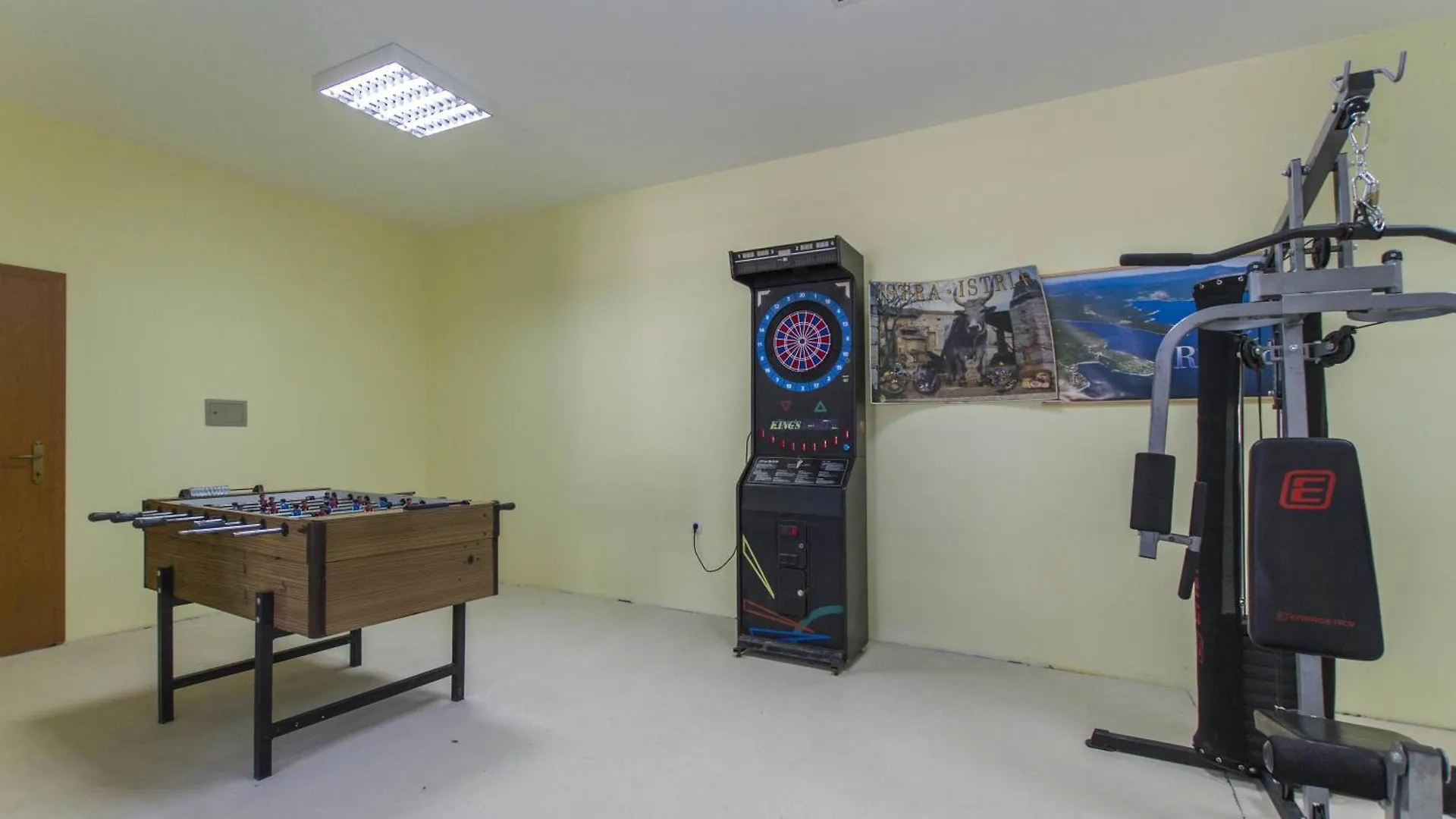 Villa Gloria, A Beautifully And Modernly Furnished Villa Nedescina Holiday home